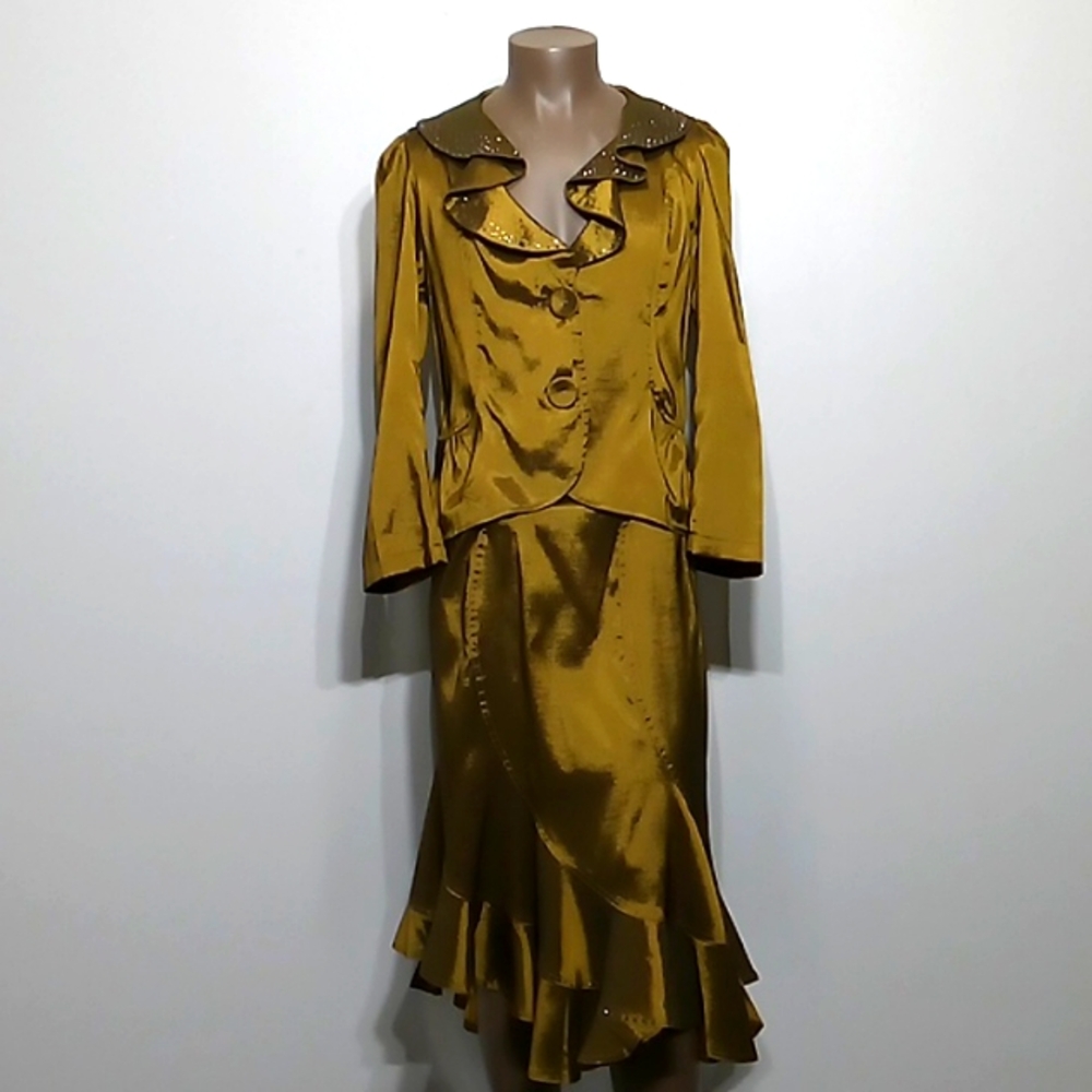 Gorgeous 2pc Champagne skirt set by Rossi Roma
